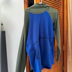 Never washed! Only worn once or twice.